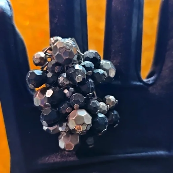 Black W/ Silver Tones jewlery set. Necklace, bracelet, earrings, Brooch, Ring - Picture 6 of 11